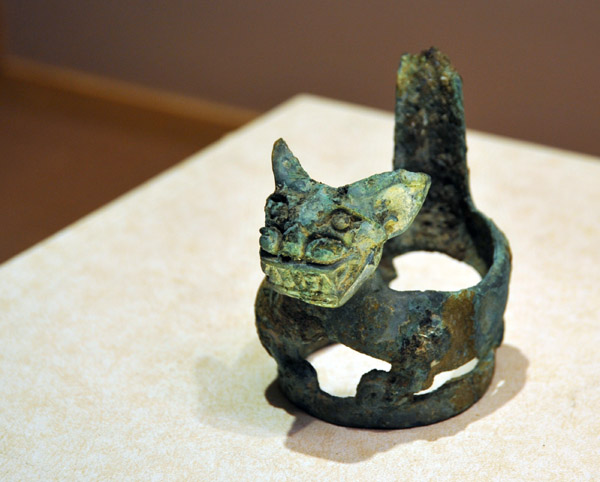 Small bronze ring shaped like a cat