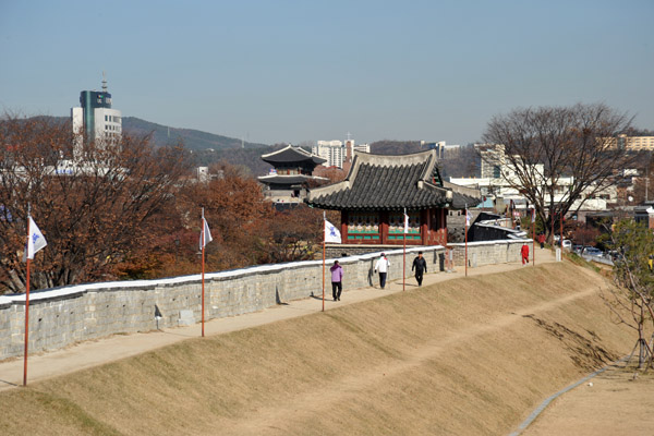 Walkway along the north wall, Hwaseong Fortress