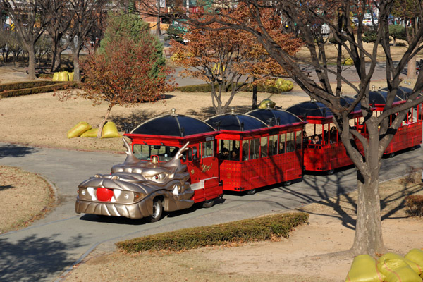 Hwaseong Trolley - Dragon Train, Hwaseong Fortress