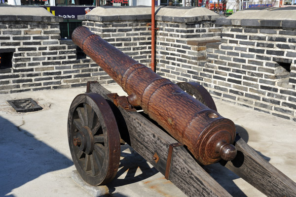 Bukseojeokdae - Northwestern Gate Turret - with a cannon