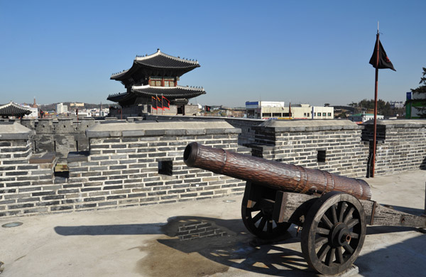 Bukseojeokdae - Northwestern Gate Turret - with a cannon