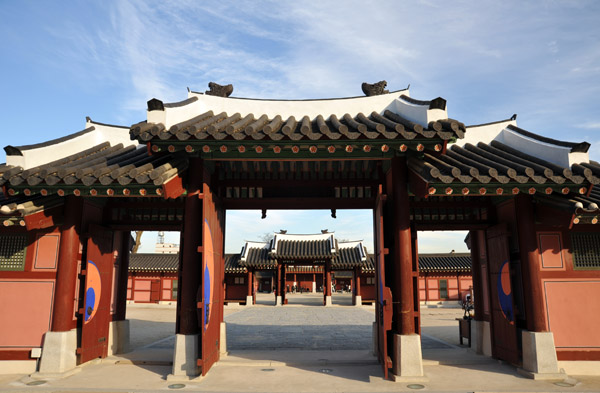 Jungyangmun, the third gate of Hwaseong Palace