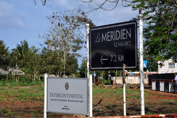 Signs for the Intercontinental and Le Meridien at the Balaclava junction