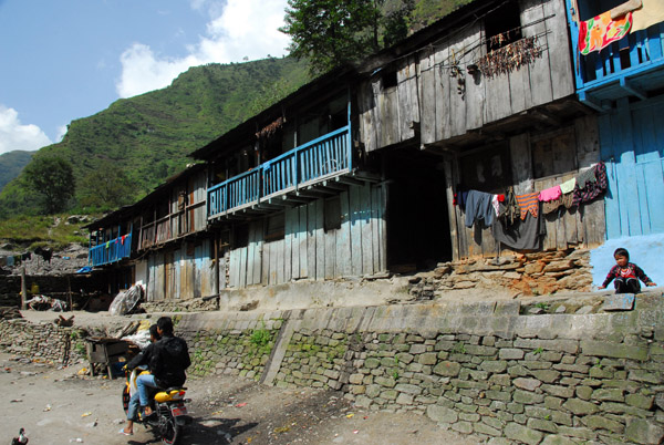 Simple wooden houses on the road south from Kodari