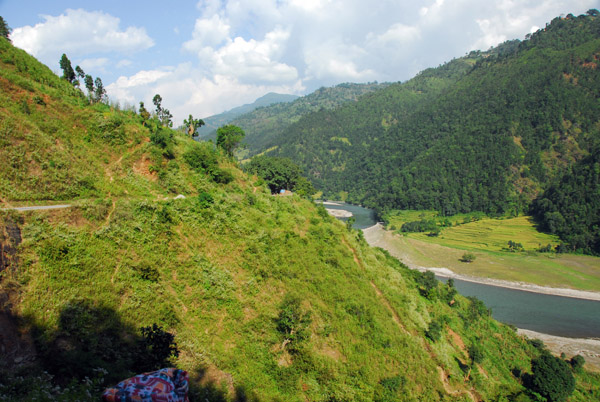 Climbing away from the Bhote Kosi River, Bandeu-Nepal