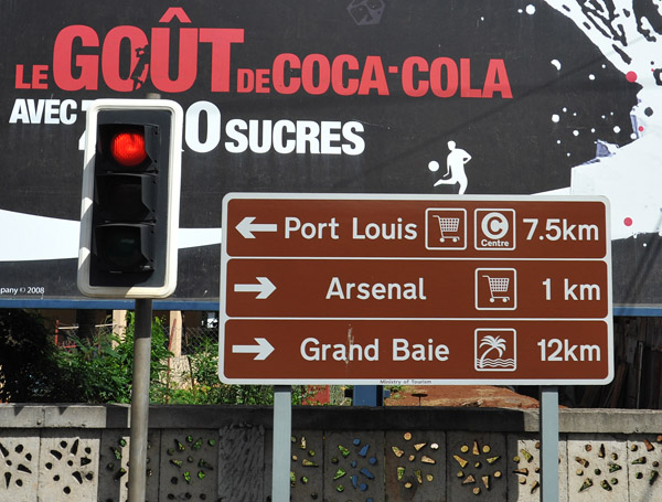 From the Balaclava junction, it's 7.5 km to Port Louis and 12 km to Grand Baie