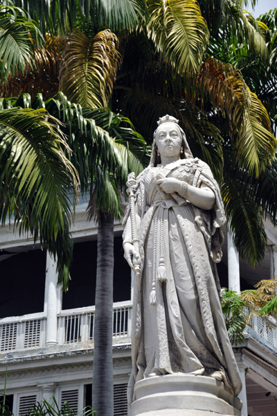 Statue of Queen Victoria, Government House, Port Louis