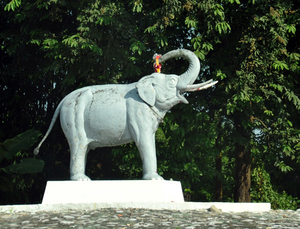 Roadside elephant sculpture, West Bengal