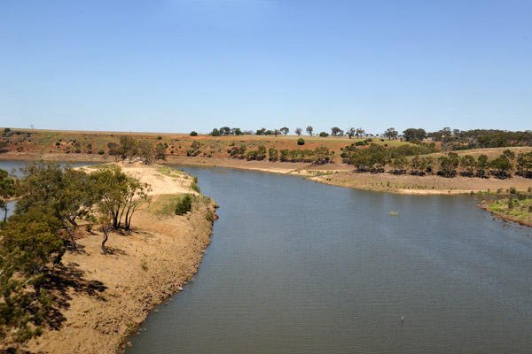 Crossing the Melton Reservoir on the railroad bridge 