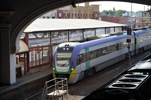 VicLink commuter rail, Ballarat Station