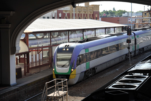 VicLink commuter rail, Ballarat Station