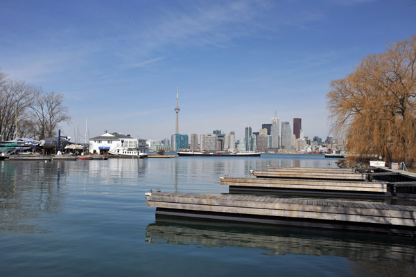 Ward's Island docks with the Toronto skyline