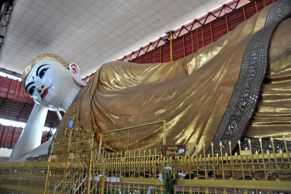 Reclining Buddha of Chaukhtatgyi Paya - 216 ft long