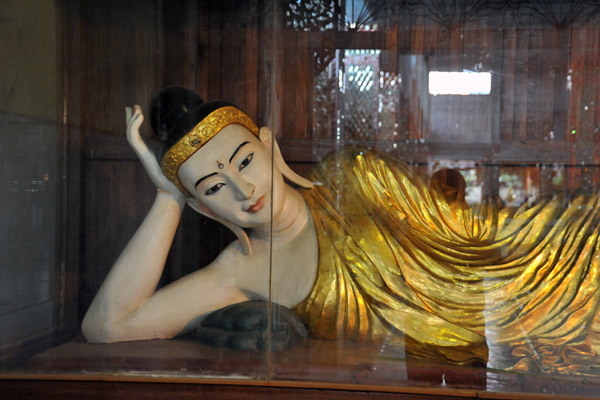 Small Reclining Buddha at Chaukhtatgyi Paya, Yangon