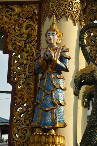 Gate to  Chaukhtatgyi Pagoda