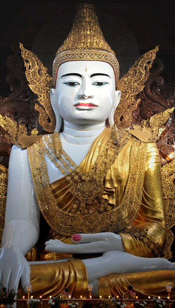 Nga Htat Gyi - Five-storey Buddha - 45ft tall