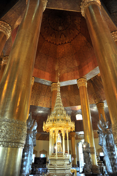 Interior of Swe Taw Myat Paya, Yangon