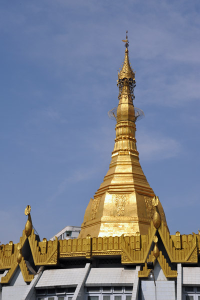 The main stupa of Sule Pagoda