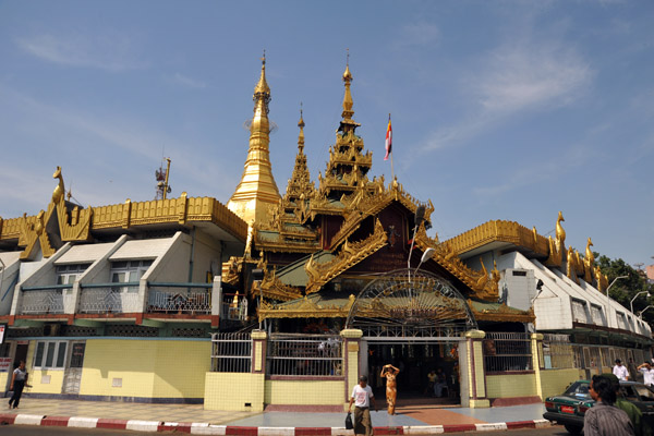 Sule Pagoda at the crossroads of Yangon - literally