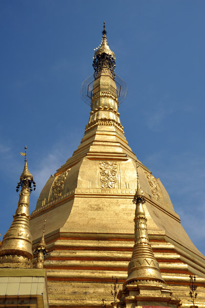 46m tall golden stupa of Sule Pagoda