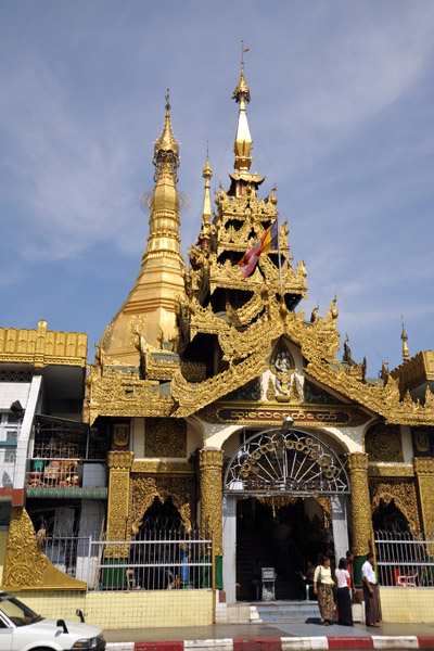 Southern entrance to Sule Pagoda