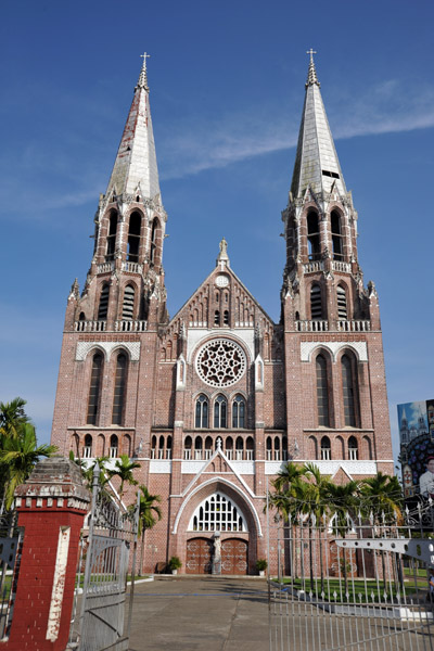 St. Mary's Cathedral survived earthquake and war