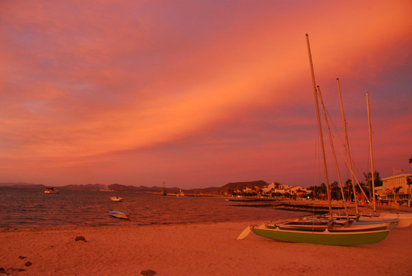 Post-sunset colors - La Paz Marina