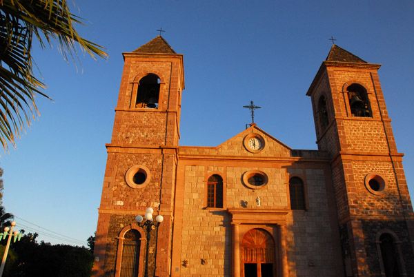 The La Paz Mission failed and was abandoned in 1748 in favor of Todos Santos