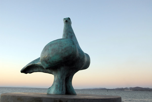 Sculpture of a giant sea bird, Malecon of La Paz