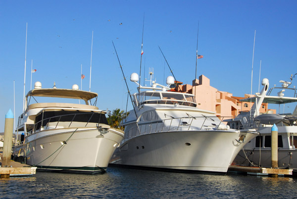 Large yachts from the USA - Marina of La Paz