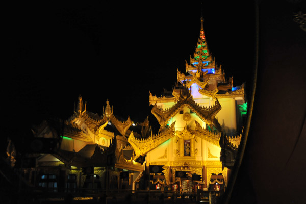 Karaweik Dinner Theatre, Kandawgyi Lake, Yangon