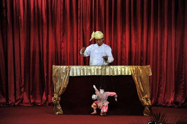 Entertainment at Karaweik - Burmese puppet show