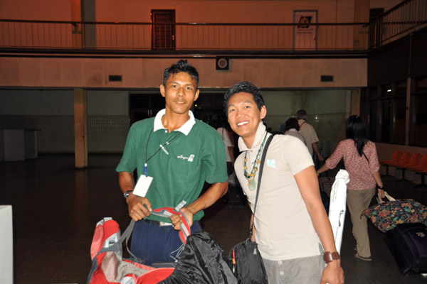 Air Bagan baggage handler at RGN