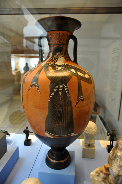 The goddess Athena on a Panathenaic Prize amphora, 332-331 BC