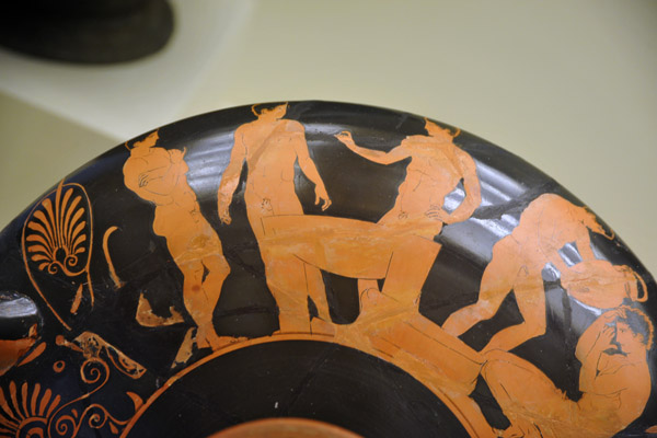 Kylix (drinking cup) with Athletes bathing, Athens ca 440-430 BC