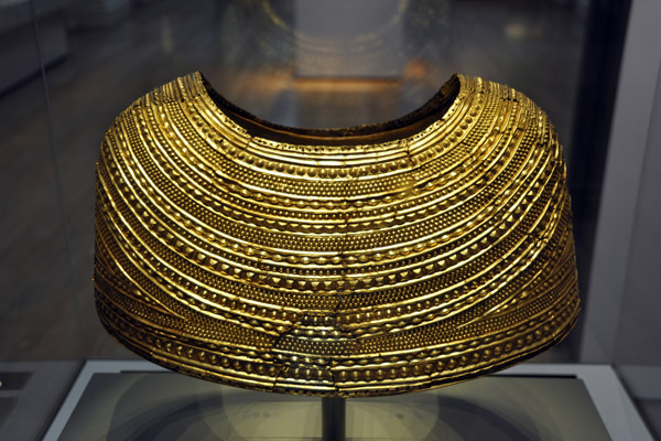 Gold Cape, early bronze age Britain ca 1900-1600 BC, Clwyd, Wales