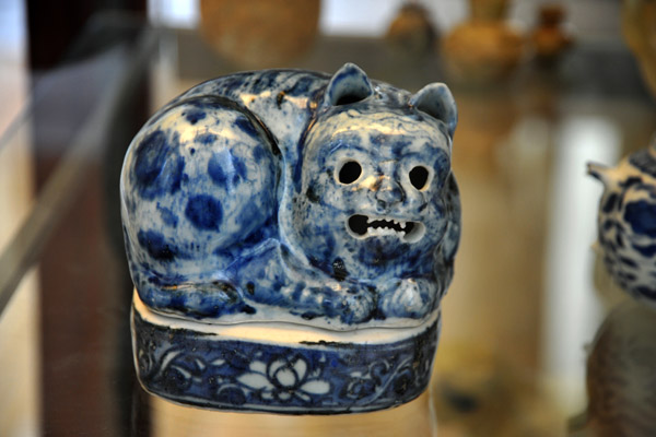 Night light in the form of a crouching cat, Jiangxi Province ca 1640-1644