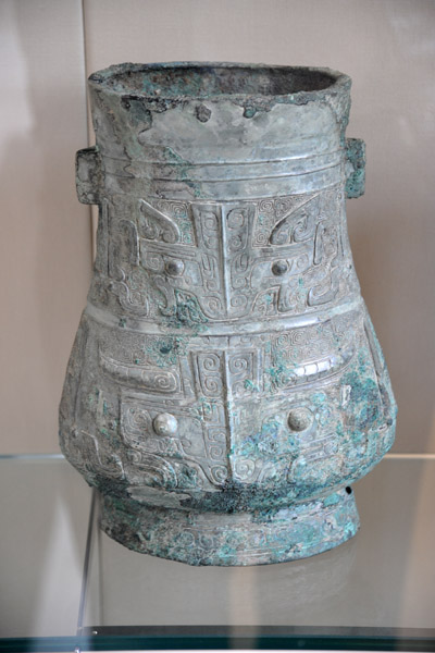 Bronze ritual vessel hu, late Shang or Western Zhou period, 11th C. BC