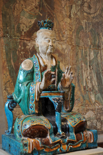 Stoneware figure of a Daoist deity, Ming dynasty, 16th C.