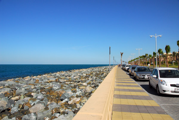 Breakwater protecting the Palm Jumeirah crescent