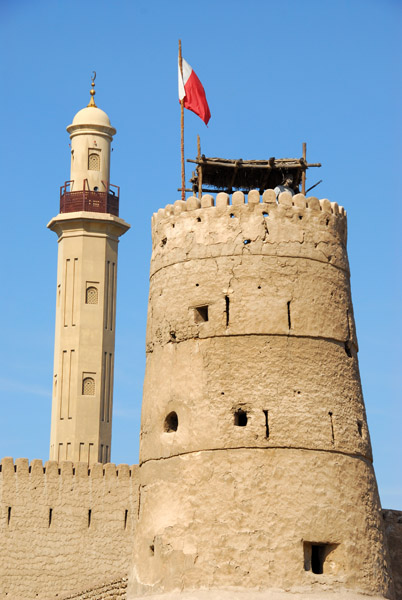 Tower of Dubai Fort with minaret