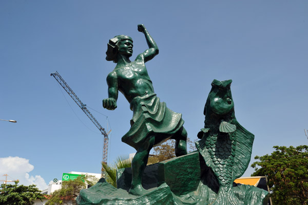 Fisherman sculpture, Ilha do Cabo