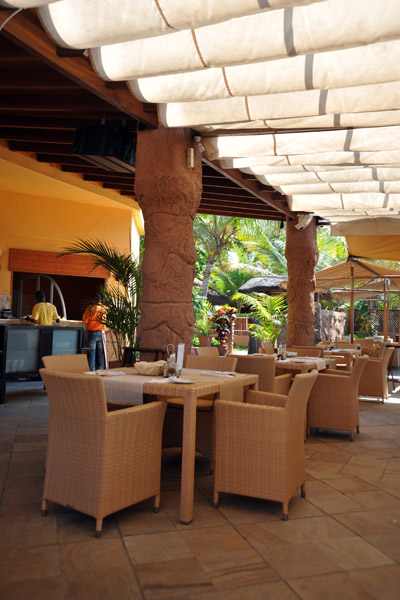 Seaside restaurant, Ilha do Cabo