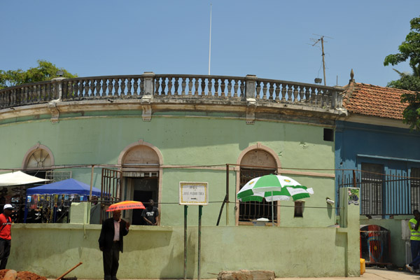Old building on Rua José Pedro Tuca, Luanda