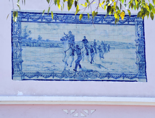 Beautiful blue & white tile art, Baixa de Luanda