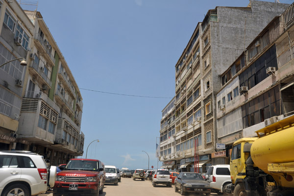 Side street leading off Av. 4 de Fev., Luanda