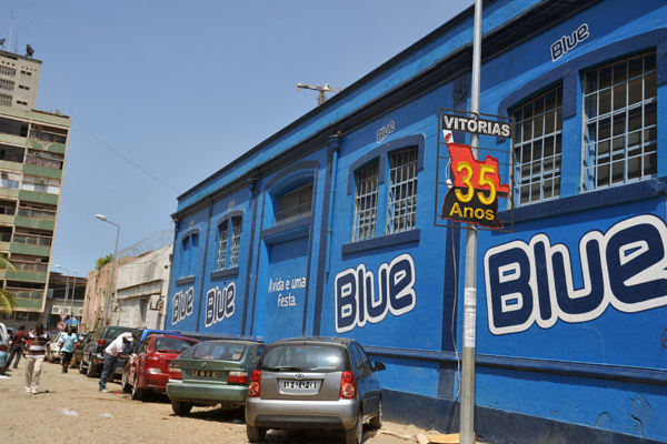 Blue - Avida é uma festa, Luanda