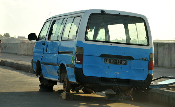 Luanda really does need better taxis