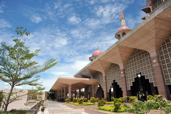 Masjid Putra - side of the prayer hall