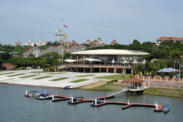 Kelab Tasik Putrajaya - Lake Club